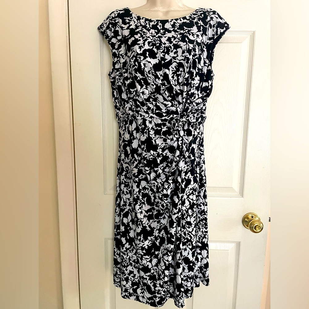 212 Collection Black and‎ White Dress Size Medium